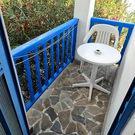 Island Budget Apartment *